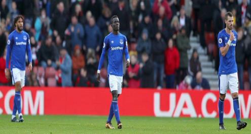 بالفيديو.. ساوثهامبتون يدك إيفرتون ويتركه على حافة قاع الدوري الانجليزي